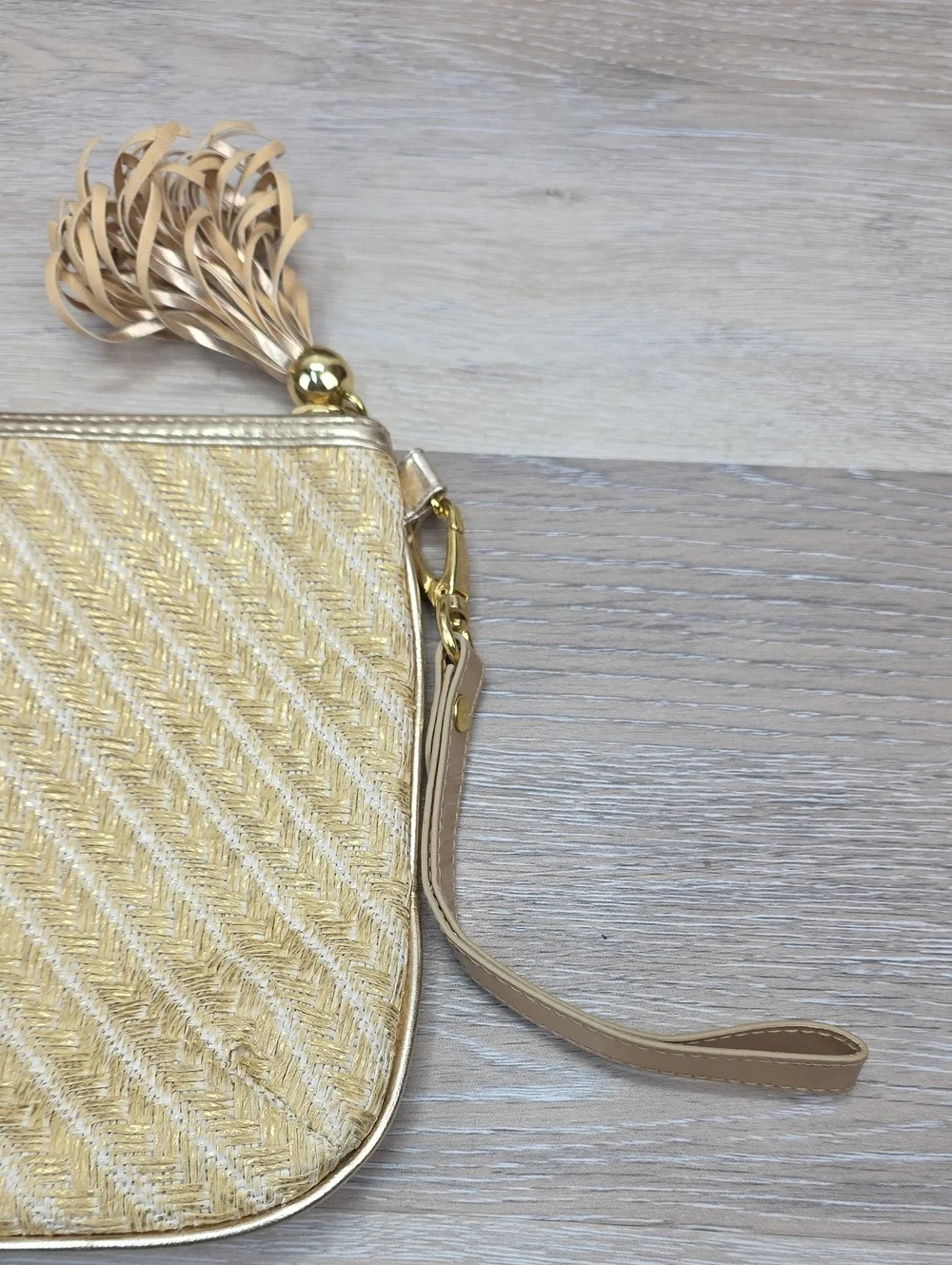 Lilly Pulitzer Gold Woven Straw Wristlet Clutch Bag Tassel Zip Resortwear